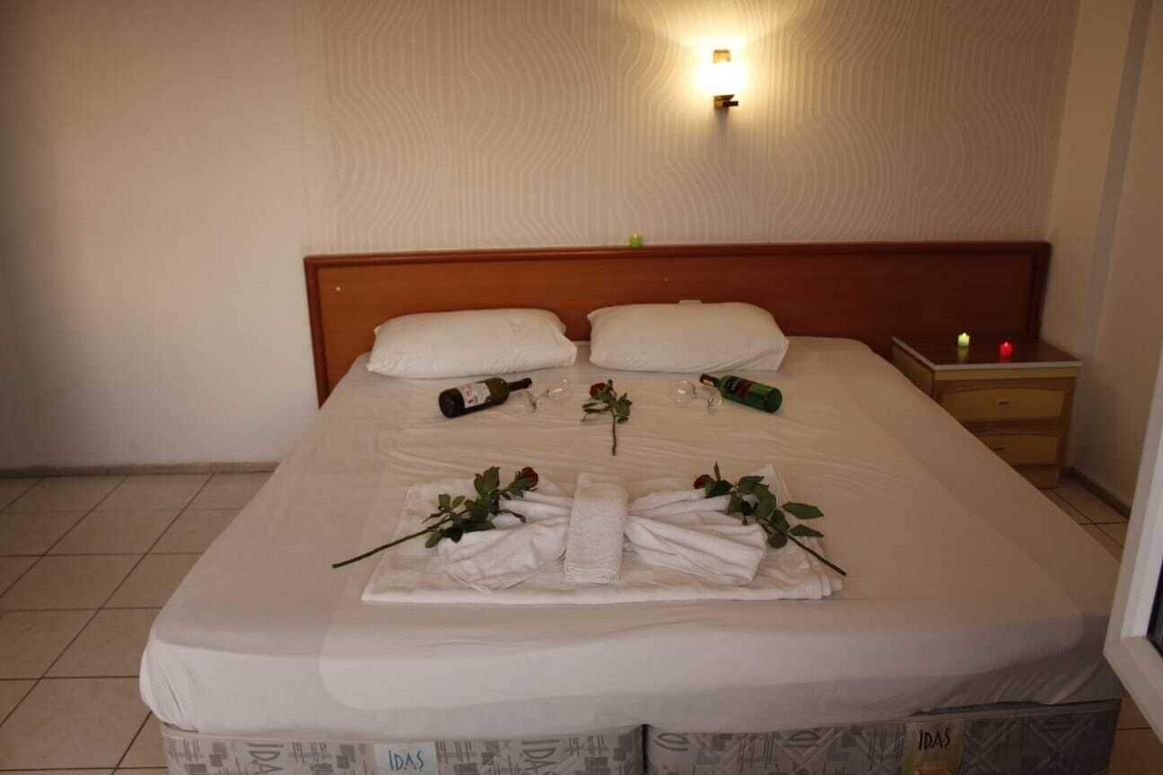 Moonlight Hotel 阿拉尼亚 外观 照片